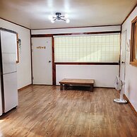 Gyeongju West Namsan Hanok Pension