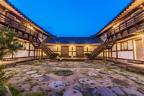 Gyeongju West Namsan Hanok Pension