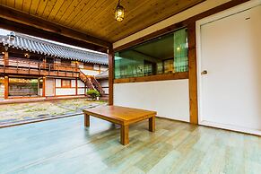 Gyeongju West Namsan Hanok Pension
