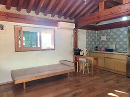 Gyeongju West Namsan Hanok Pension