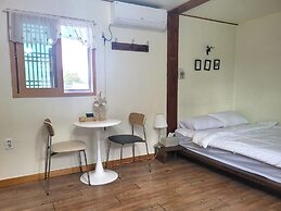 Gyeongju West Namsan Hanok Pension