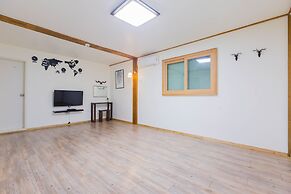 Gyeongju West Namsan Hanok Pension