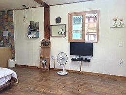 Gyeongju West Namsan Hanok Pension