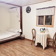 Gyeongju West Namsan Hanok Pension