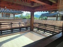 Gyeongju West Namsan Hanok Pension