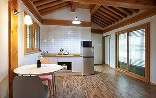 Gyeongju N Hanok Pension