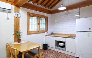 Gyeongju N Hanok Pension
