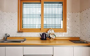 Gyeongju N Hanok Pension