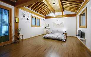 Gyeongju N Hanok Pension
