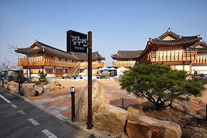 Gyeongju N Hanok Pension