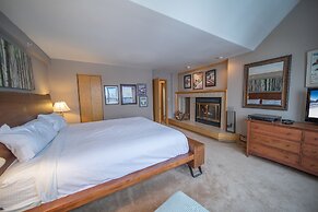 Liftside 309 by SummitCove Vacation Lodging