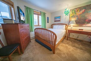 Liftside 309 by SummitCove Vacation Lodging