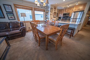 Liftside 309 by SummitCove Vacation Lodging