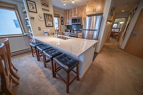 Liftside 309 by SummitCove Vacation Lodging