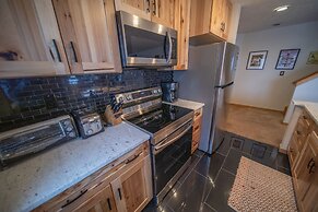 Liftside 309 by SummitCove Vacation Lodging