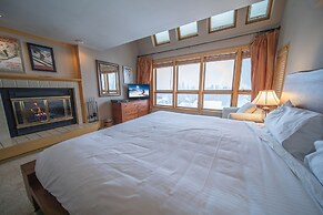 Liftside 309 by SummitCove Vacation Lodging