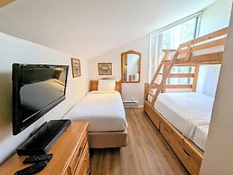 Flying Dutchman 1164 by SummitCove Vacation Lodging