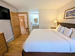 Flying Dutchman 1164 by SummitCove Vacation Lodging