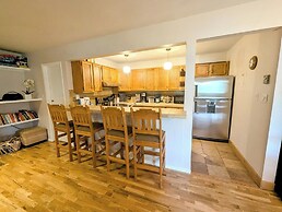 Flying Dutchman 1164 by SummitCove Vacation Lodging