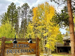 Flying Dutchman 1164 by SummitCove Vacation Lodging