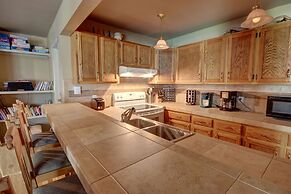 Flying Dutchman 1164 by SummitCove Vacation Lodging