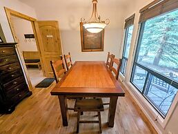 Flying Dutchman 1164 by SummitCove Vacation Lodging