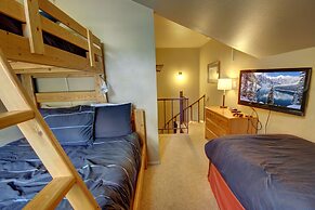 Flying Dutchman 1164 by SummitCove Vacation Lodging