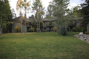 Flying Dutchman 1164 by SummitCove Vacation Lodging