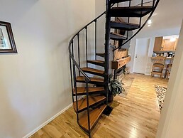 Flying Dutchman 1164 by SummitCove Vacation Lodging