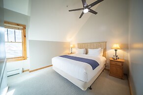 Buffalo Lodge 8412 by SummitCove Vacation Lodging