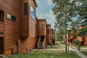 Tennis Townhomes 1326