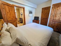 Antlers Gulch 501 by SummitCove Vacation Lodging