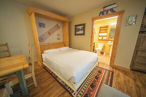 Expedition Station 8590 by SummitCove Vacation Lodging