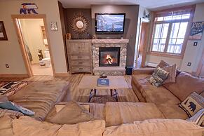 Expedition Station 8590 by SummitCove Vacation Lodging