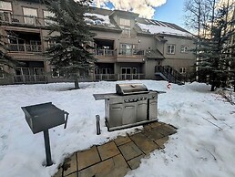 Expedition Station 8590 by SummitCove Vacation Lodging