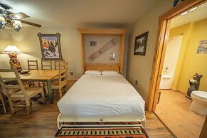 Expedition Station 8590 by SummitCove Vacation Lodging