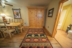 Expedition Station 8590 by SummitCove Vacation Lodging