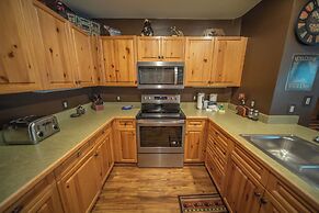 Expedition Station 8590 by SummitCove Vacation Lodging