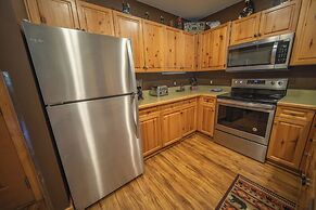 Expedition Station 8590 by SummitCove Vacation Lodging