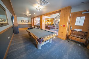 Expedition Station 8590 by SummitCove Vacation Lodging