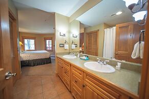 Expedition Station 8590 by SummitCove Vacation Lodging