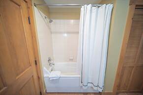 Expedition Station 8590 by SummitCove Vacation Lodging