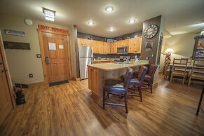 Expedition Station 8590 by SummitCove Vacation Lodging