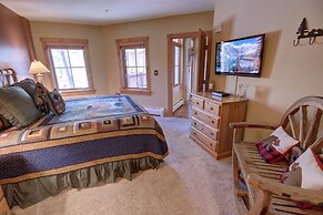Expedition Station 8590 by SummitCove Vacation Lodging