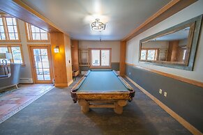 Expedition Station 8590 by SummitCove Vacation Lodging