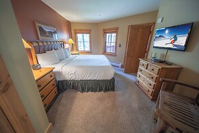 Expedition Station 8590 by SummitCove Vacation Lodging
