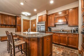 Lone Eagle 3001 by SummitCove Vacation Lodging