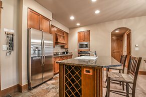 Lone Eagle 3001 by SummitCove Vacation Lodging