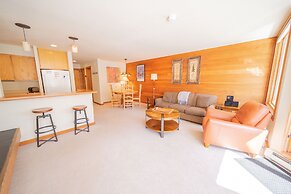 Lakeside 1495 by SummitCove Vacation Lodging