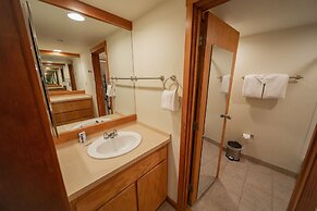 Lakeside 1495 by SummitCove Vacation Lodging